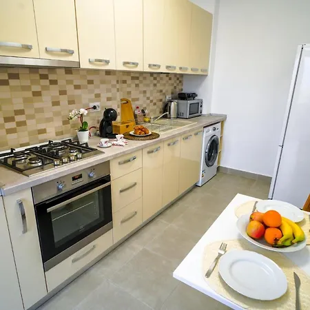 Apartment Contemporary With Balcony - New Building