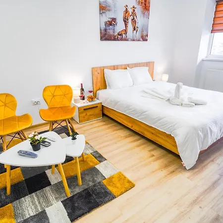 Contemporary With Balcony - New Building דירה