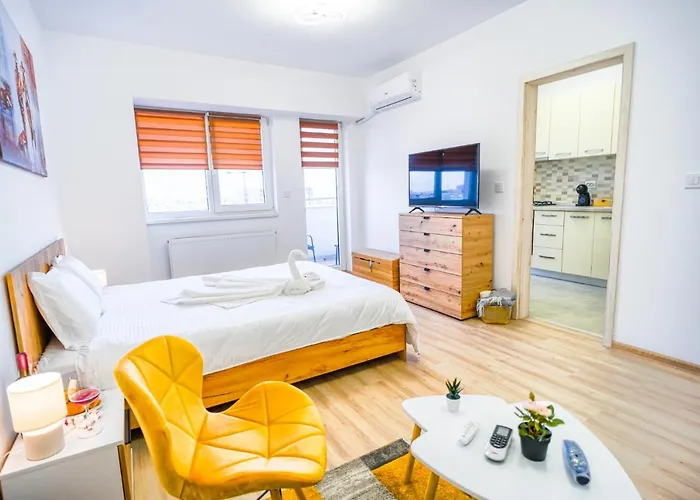 Contemporary With Balcony - New Building * 布加勒斯特