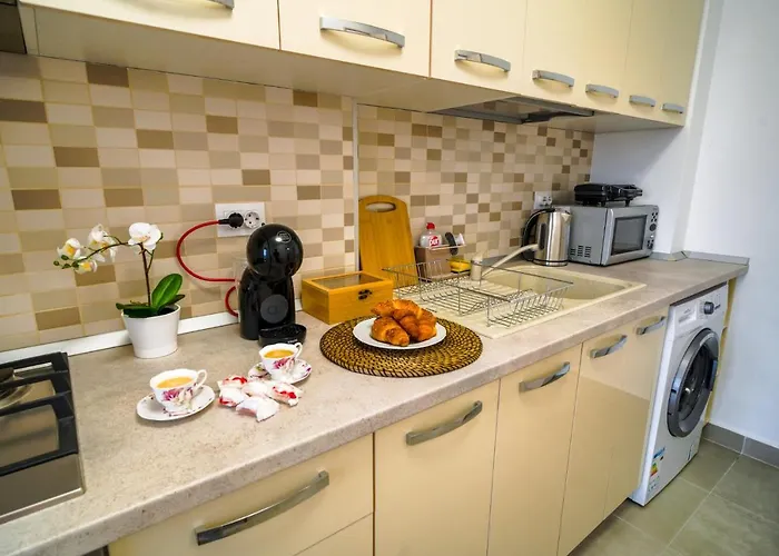 아파트 Contemporary With Balcony - New Building *