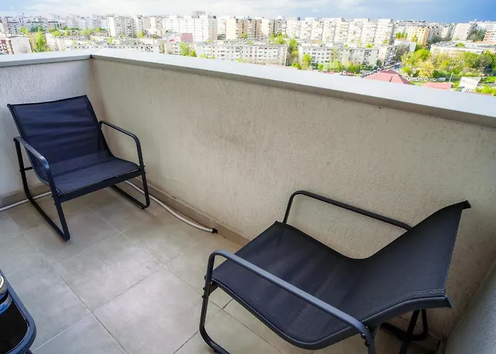 Contemporary With Balcony - New Building 公寓